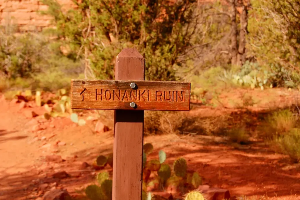 Easy and Short Hikes in Sedona - Honanki Heritage Site
